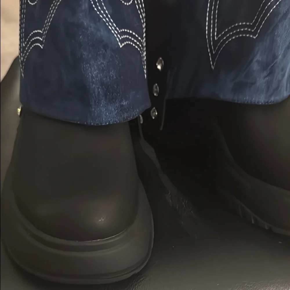 CAPE ROBBIN denim fold-over platform boots with rhinestone and Western-style❣️